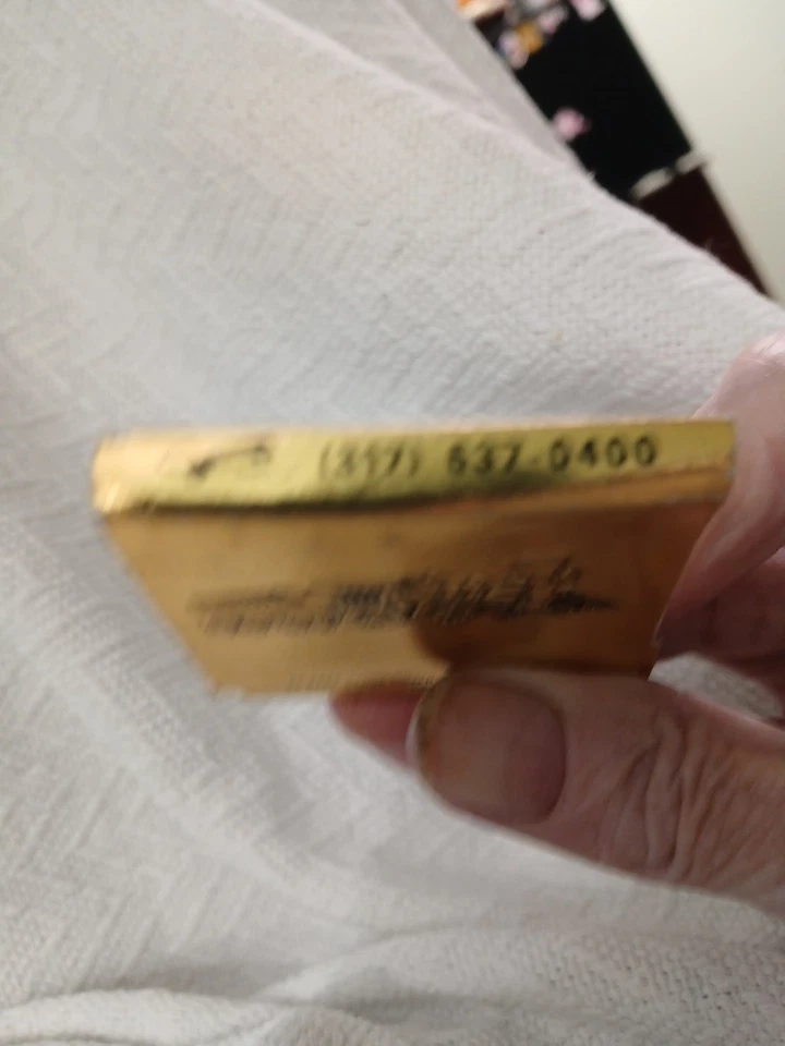 Libro de cerillas de ahorros y préstamos de ferrocarril sin imprimir de colección tren en relieve dorado, más grande Foto 4 de 4