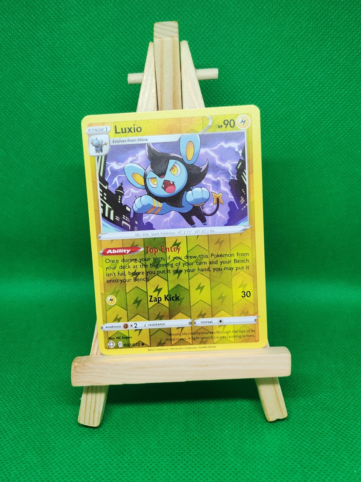 Luxio 32/72 Shining Fates Reverse Holo Uncommon Pokemon Card Pokémon TCG 032/072