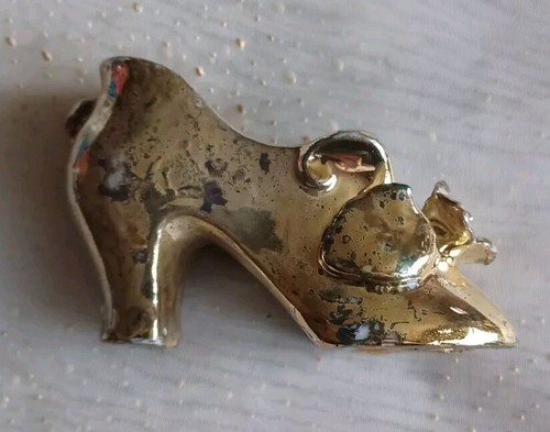 "Scarpa vintage in porcellana dorata - 3" - Foto 2 di 6