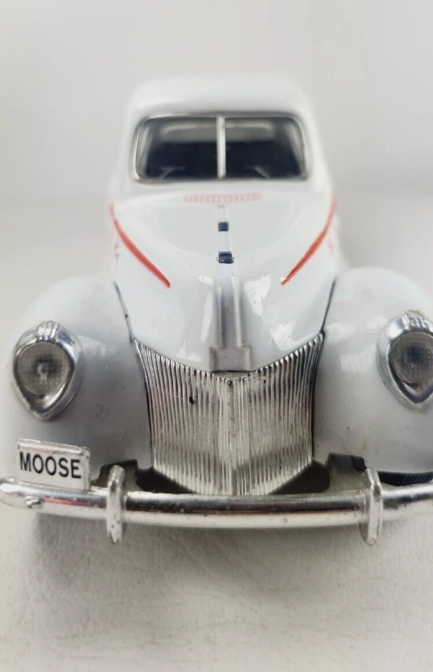 SpecCast Mooseheart 1940 Ford furgoneta de reparto banco de monedas 8226 edición limitada 6,5" Foto 2 de 4