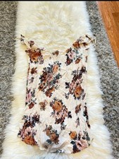 Floral print cream dress:S Fit M