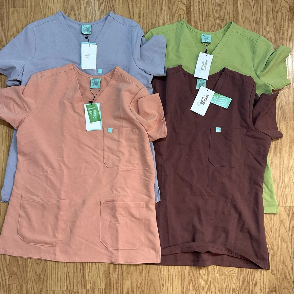 Garde malade NWT women’s scrub top Medium  Multicolor V Neck Medical Work Wear - Image 2 of 4