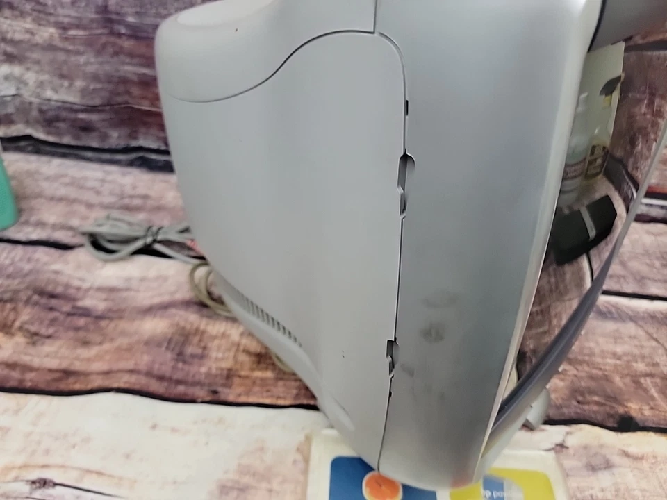 Retro/Gaming HP Pavilion MX70 CRT VGA Computer Monitor P1283S With Manual - Image 4 of 4