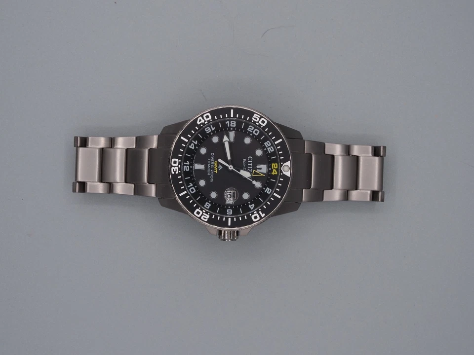 Citizen Promaster GMT BJ7110-89E JDM Eco-Drive Titanium + 2 Bands Box - Image 2 of 4