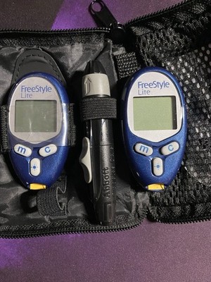 Abbott FreeStyle Freedom Lite Blood Glucose Meter w/Case + Finger Pulse Oximeter