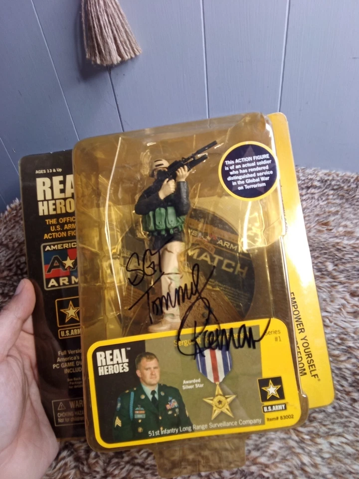 Figura de Acción Jazwares Real Heroes Ejército de Estados Unidos Serie 1 Sargento Tommy Rieman FIRMADA Foto 4 de 4
