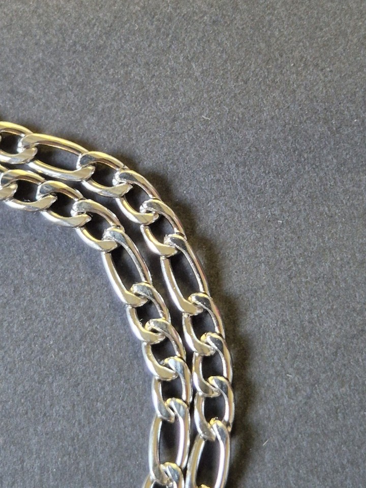 4 X STAINLESS STEEL ANTI ALLERGY JEWELLERY. 3 NECKKACES AND 1 BRACELET