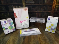 Pre-Owned Assorted Lot of WILTON CAKE DECORATING ICING Tools NOZZLES COMB BAGS