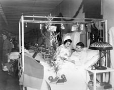 RED CROSS NURSE & SOLDIER ON CHRISTMAS WWI 11x14 GLOSSY PHOTO PRINT