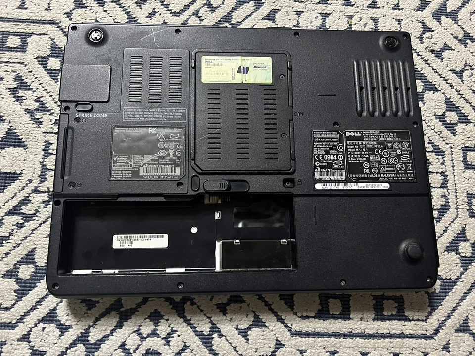 Vintage 2006 Dell Inspiron 1501 Model PP23LA Premium Silver Laptop. - Image 4 of 4