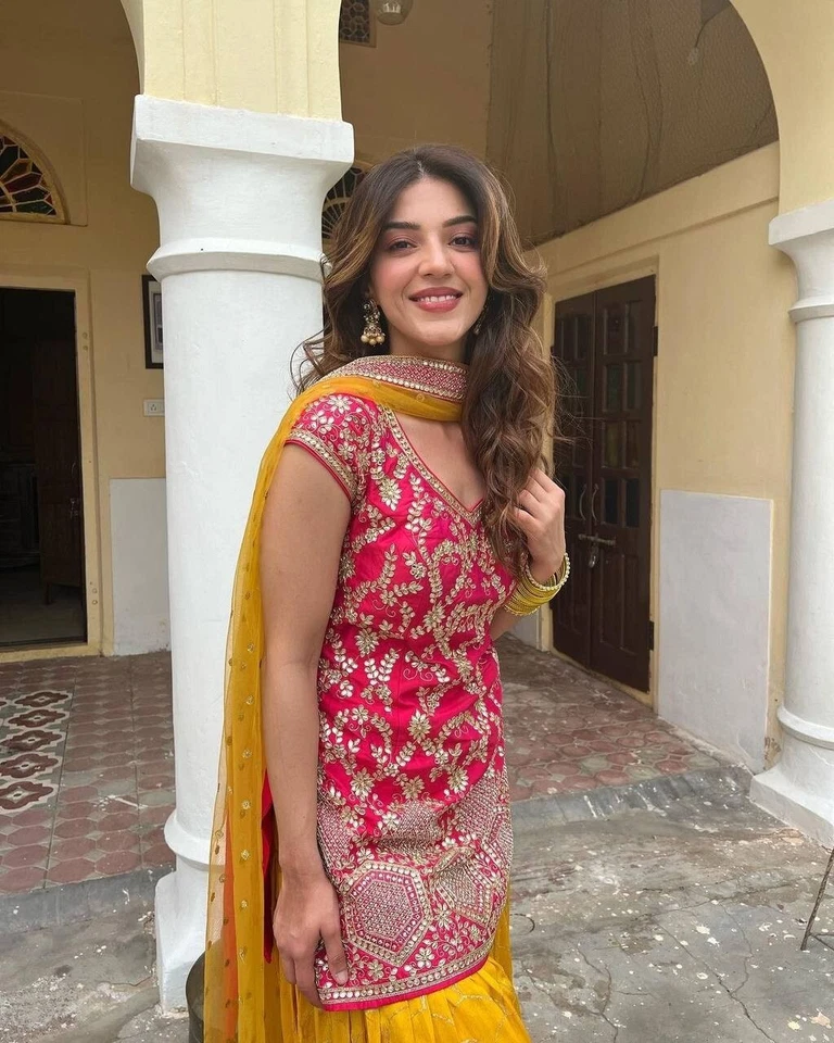 Punjabi Wedding Wear Vichitra Silk Patiala Suit For Ethic Indian Wear Collection - Image 2 of 4