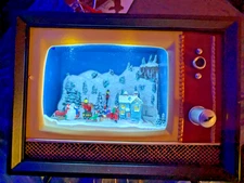 Vintage Winter Holiday Retro TV Animated Train & LED tabletop musical diorama