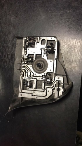 BMW 3ER E36 COMPACT ABDECKUNG RÜCKLEUCHTE LINKS 8357871