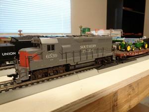 ATHEARN-HO-Southern-Pacific-GP35-Diesel-Loco-serviced-amp-ready-to-work