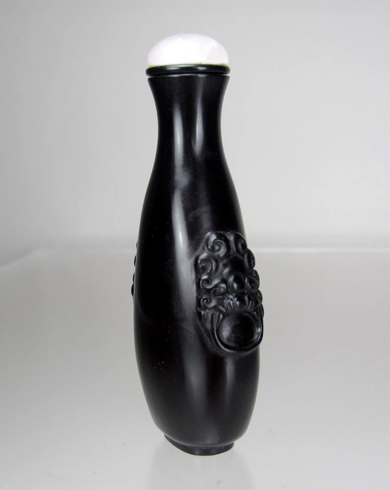Late 19th C. Carved (Tear Shape) Peking Glass Snuff Bottle - Image 4 of 4