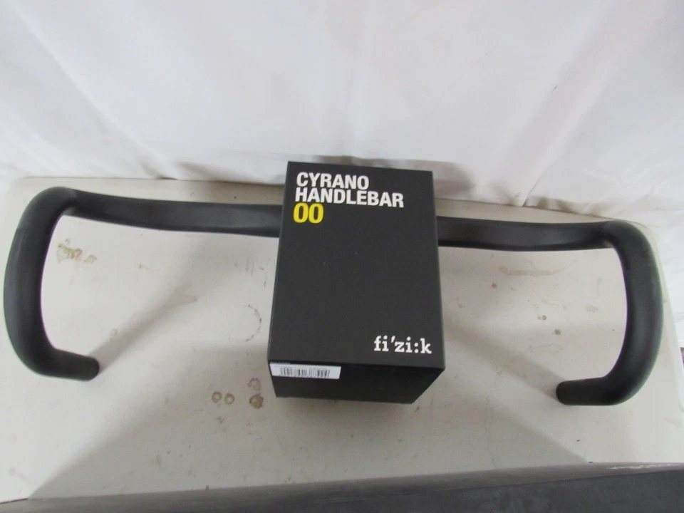 Fizik Cyrano 00 Snake 460mm x 31.8 Carbon Drop Handlebar - Image 2 of 4