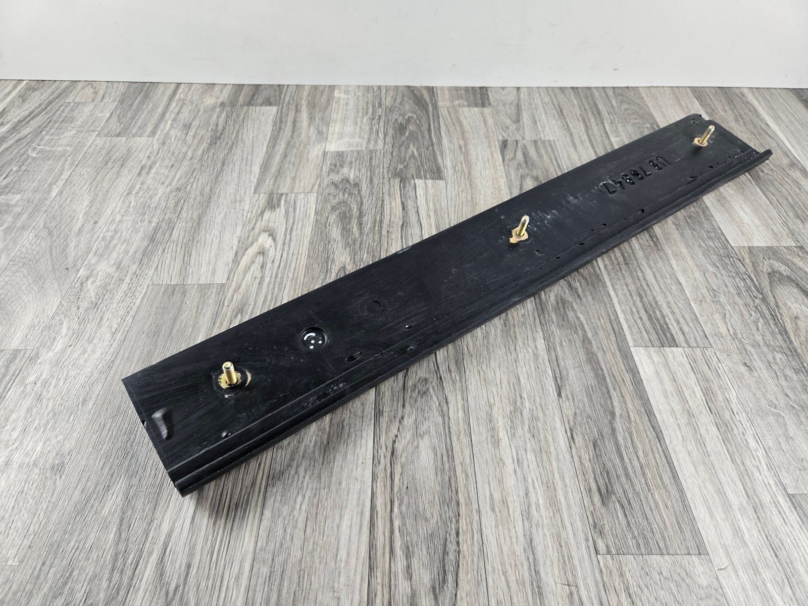 Bentley & Rolls Royce Front Left Bumper Rubber Moulding UB70947