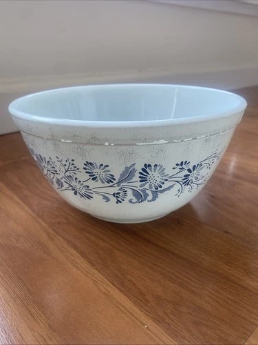 Vintage Pyrex Colonial Mist White Blue Nesting Bowl 1.5L #402 Well-Used