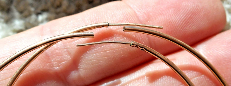 10K Solid Yellow Gold Endless Round Large Hoop 55mm Vintage Estate Earrings - Imagem 3 de 4