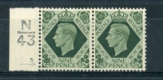 Great Britain 1937 47 9d pair with variety Serif to E of Pence M/M SG 473var