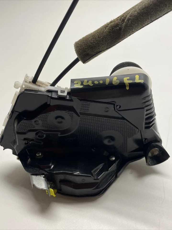 Actuador de cierre de puerta delantero izquierdo Honda Accord EX 2014 fabricante de equipos originales Foto 3 de 4