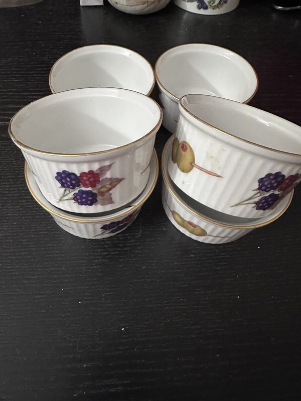 Royal Worcester Evesham Gold Trim Berries & Olives Set of 6 Ramekins Custard Cup
