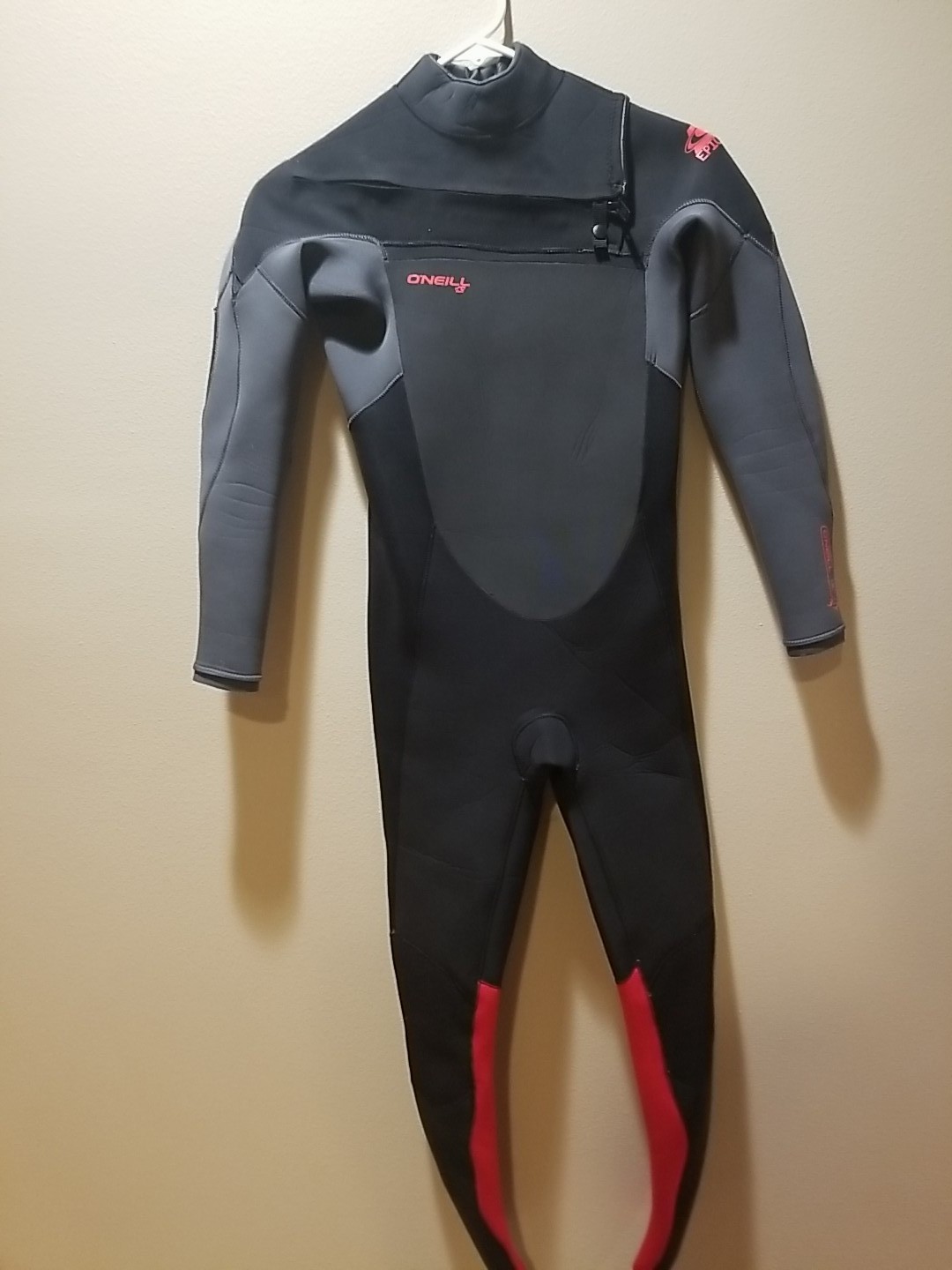 O'Neill Epic 3/2mm Full Wetsuit - Youth Kids - 14 red/ black  good condition 