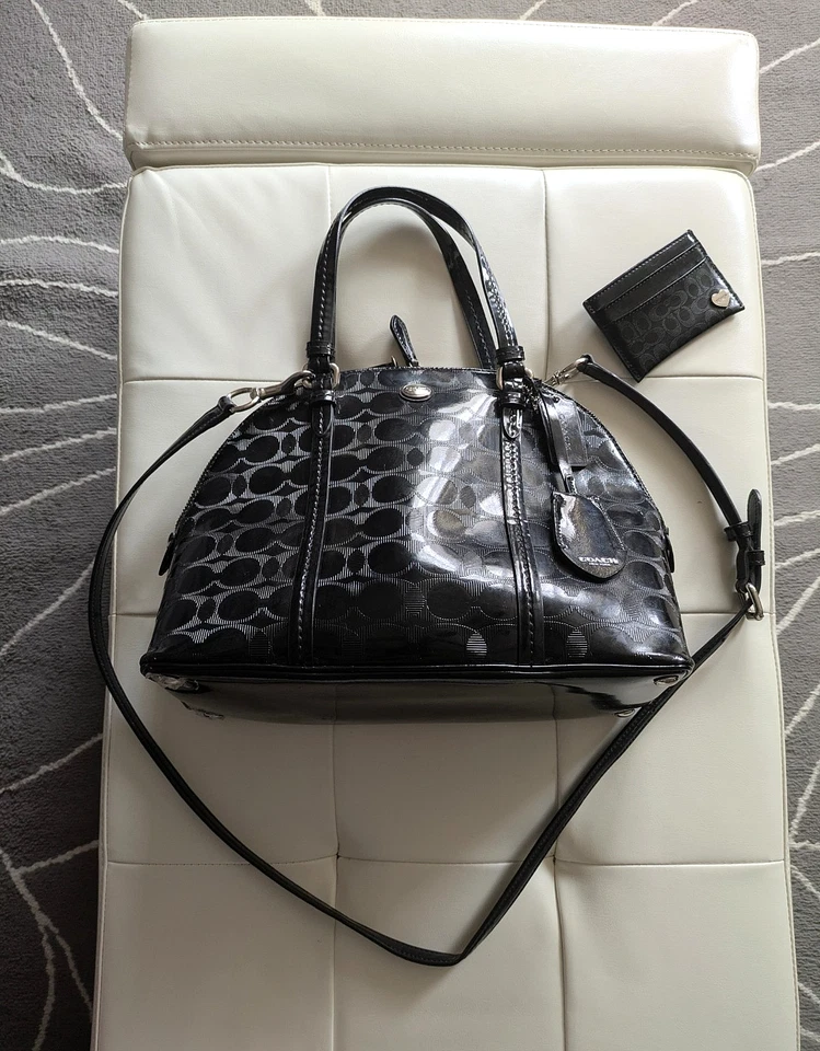 Cartera bandolera y billetera para tarjetas Coach Peyton vintage con logotipo "C" charol Foto 2 de 4