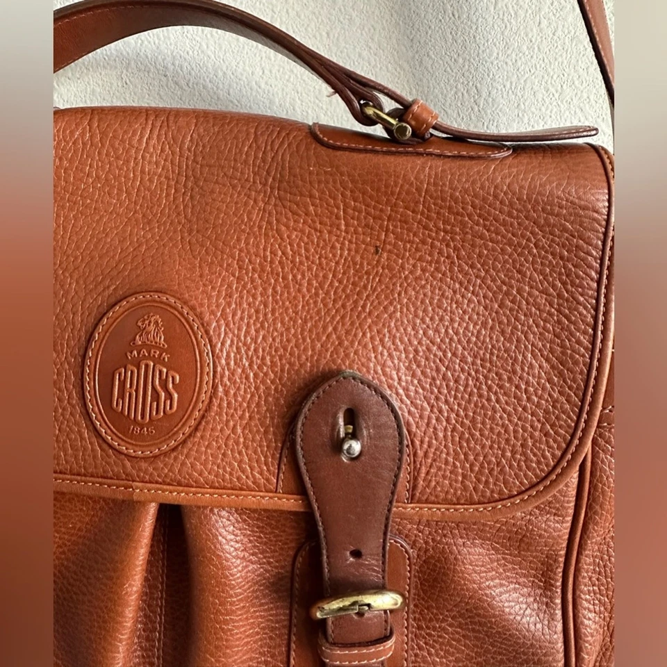 Bolso Mensajero Bolso Bandolera Vintage Mark Cross Cuero — Marrón Guijarro Hecho en Italia Foto 2 de 4