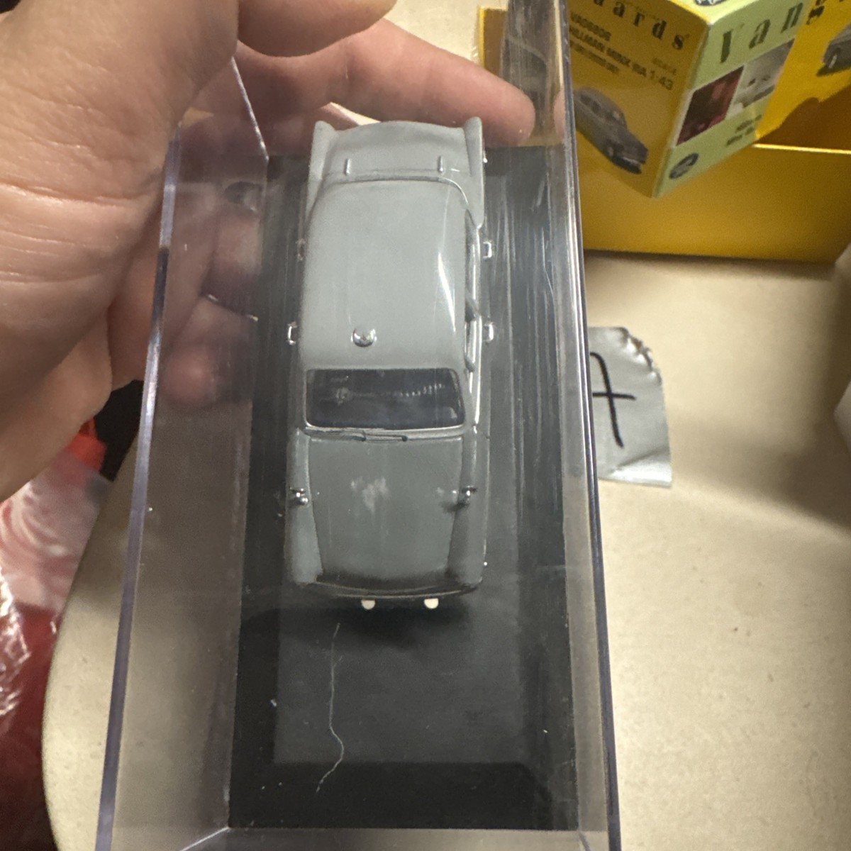 Vanguards 1/43 - Hillman Minx IIIA Ash Oyster / Grey VA06806