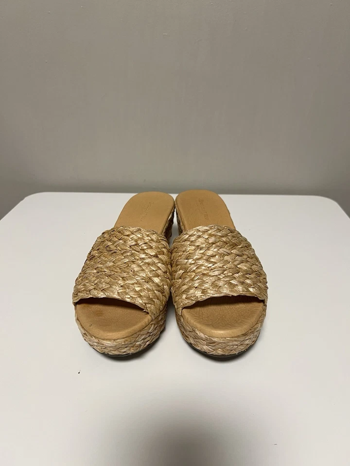 Chocolat Blu Yunis Raffia Wedge Heel Sandals US 9.5 Tan Slip On Shoes Boho - Image 3 of 4