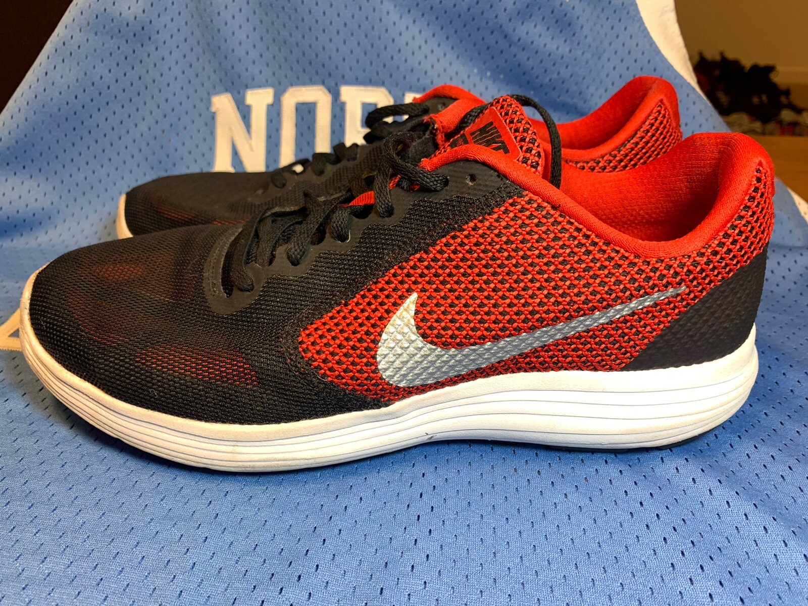 nike revolution 3 womens black