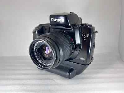 Canon EOS 5  Camera with VERTICAL GRIP VG10 + Canon ZOOM Lens EF 35-80mm 1.4-5.6