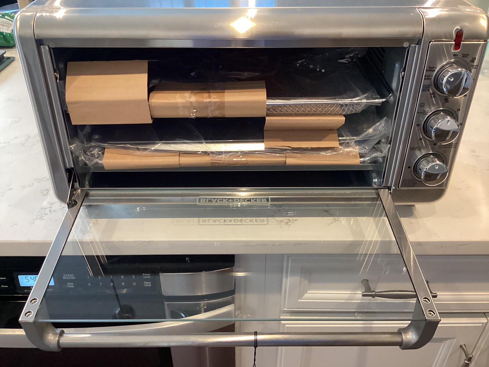 BLACK+DECKER Extra Wide Crisp 'N Bake Air Fry Toaster Oven Silver