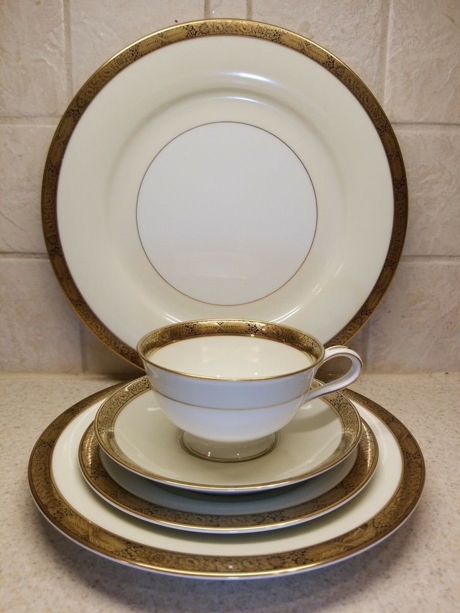 NORITAKE CHINA GOLDKIN 5675 PATTERN 5 PIECE PLACE SETTING