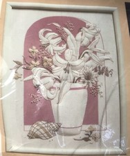 Vintage CREATIVE CIRCLE Floral Elegance With Shell Embroidery Kit New 1989 0850