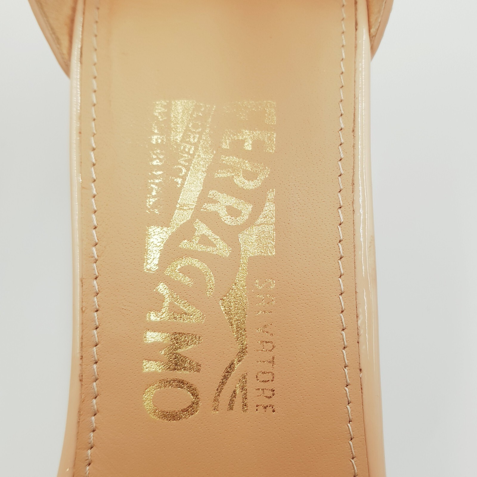 SALVATORE FERRAGAMO Womens US 10 Patent Leather Gavina City Sandals Heels Shoes