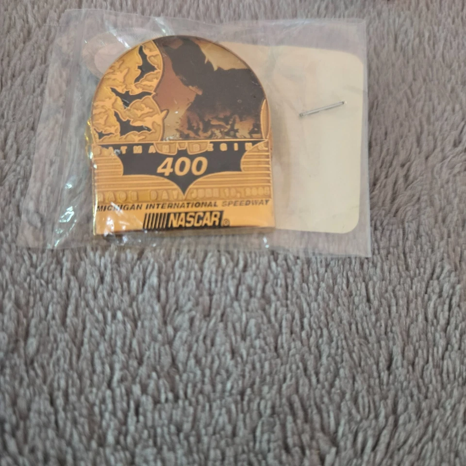 2005 Nascar package w Batman Begins Pin, race ticket, magazine, 1:64 scale car - Image 4 of 4
