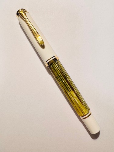 Pelikan Souverän M400 White Tortoise EF