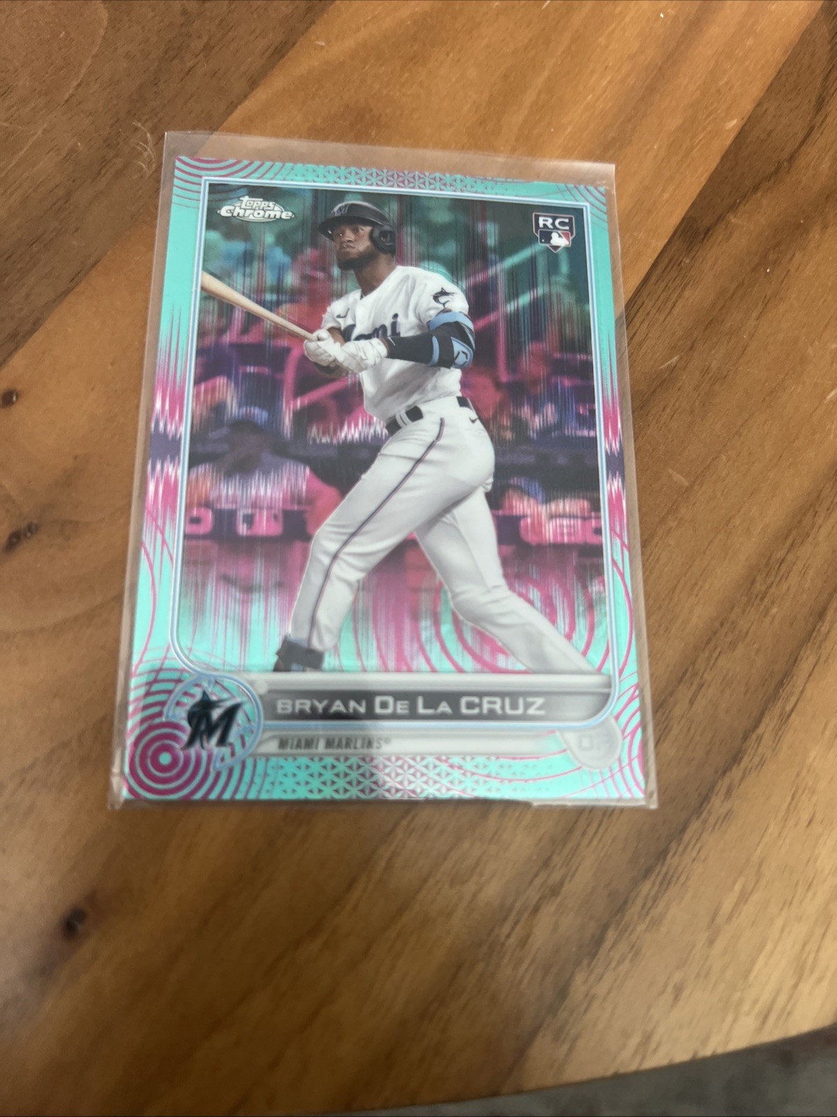 2022 Topps Chrome Bryan De La Cruz Aqua Sonic RayWave Refractor /199 Marlins