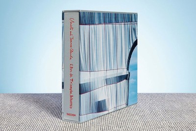 Christo and Jeanne-Claude L Arc de Triomphe 