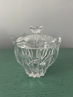 Beautiful Lead Crystal Flower Petal Lotus Leaf Covered Bowl Dish & Lid
