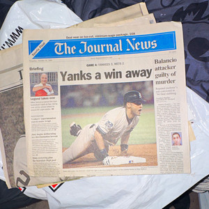 The Journal News Newspaper "Yanks a Win Away" Yankees Front Page Oct 26 2000