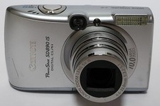 Canon PowerShot SD890 IS Digital ELPH 10MP Digital Camera For Repair W/ Battery