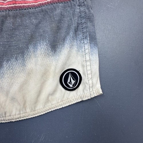 Volcom Men’s Boardshorts Size 28 Red Striped Ombre Swim Trunks Surfwear - Picture 2 of 13