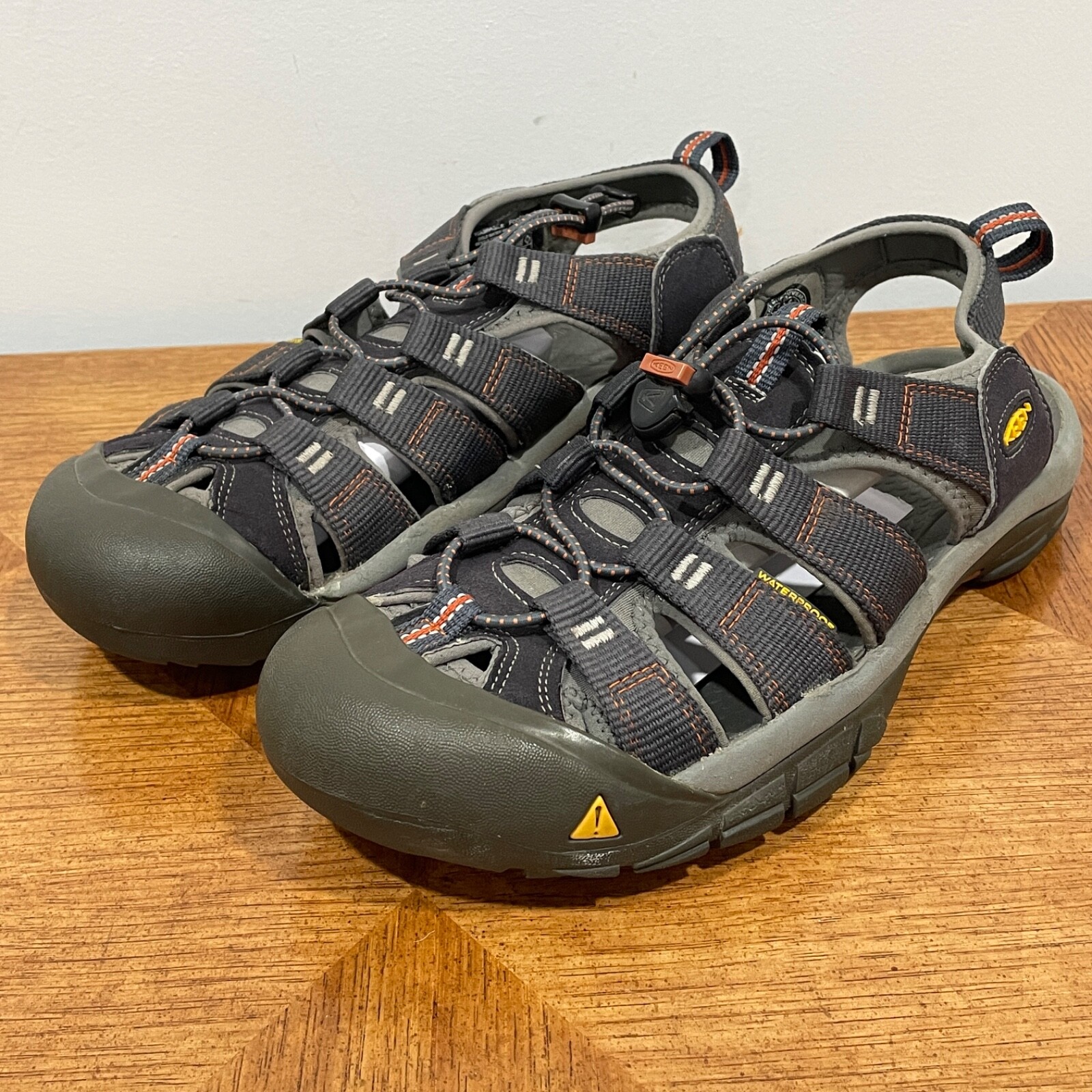 Sandali KEEN Newport H2 uomo 10 5 magnete grigio punta chiusa pescatore scarpe acqua