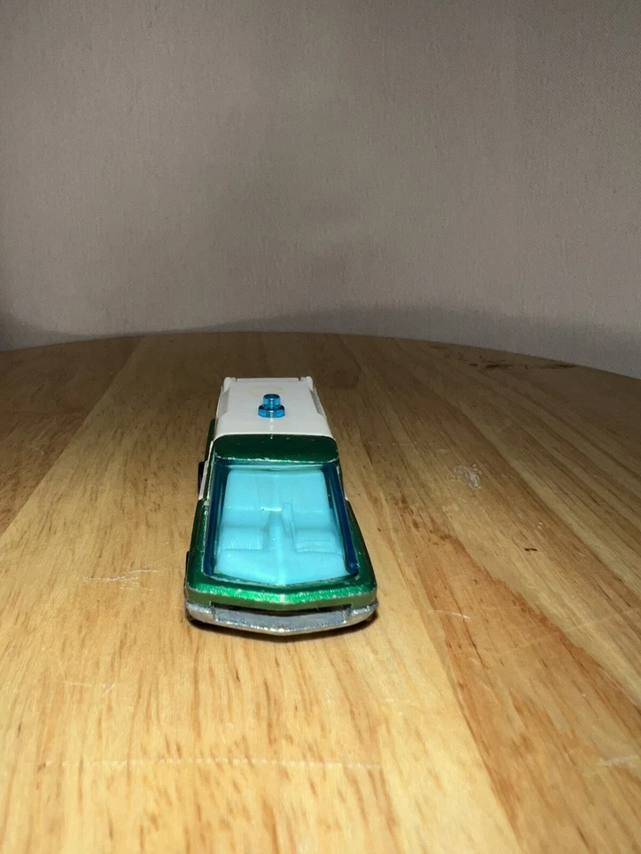 REDLINE 1970 Hot Wheels AMBULANCE GREEN w/WHITE INTERIOR - Image 3 of 4