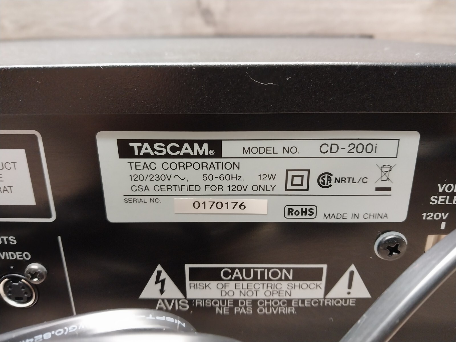 Tascam CD-200i Professional CD Player with 30-Pin With Ipod Dock
