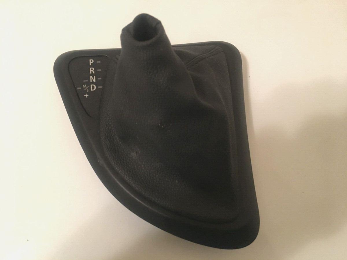 08-13 Bmw E88 1 Series Auto Tranny Gear Selector Shifter Boot Oem 