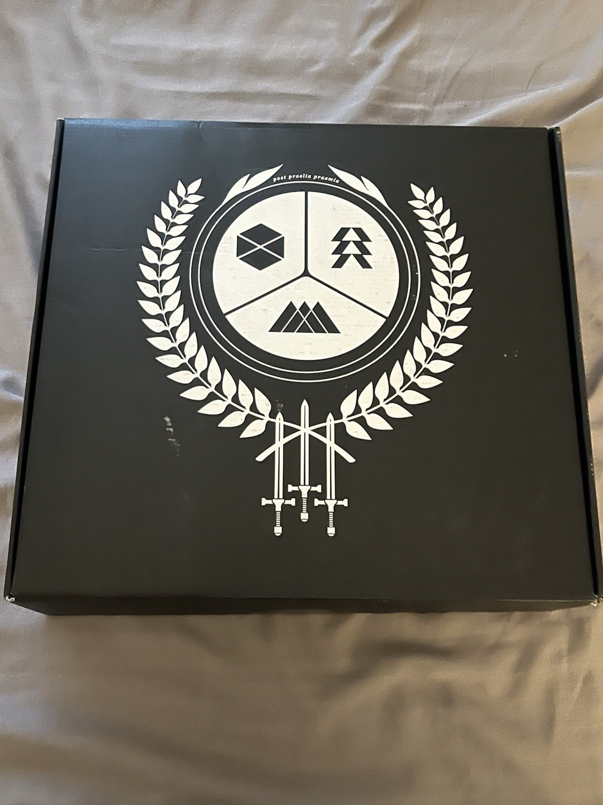 Bungie Destiny 2 Limited Edition Lootcrate Collectibles Box Osiris Shank Cayde-6